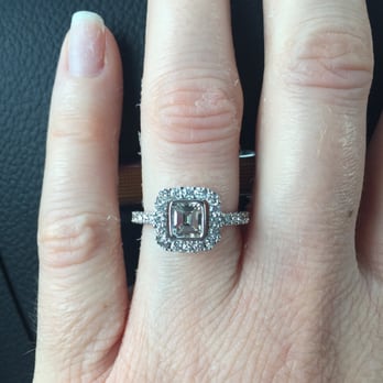Di Moda Jewelers - Jewelry Near Me - Wheeling, Illinois