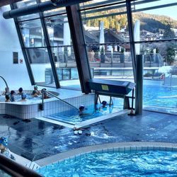 Mar Dolomit - Indoor jacuzzi - not too warm, and lots of kids