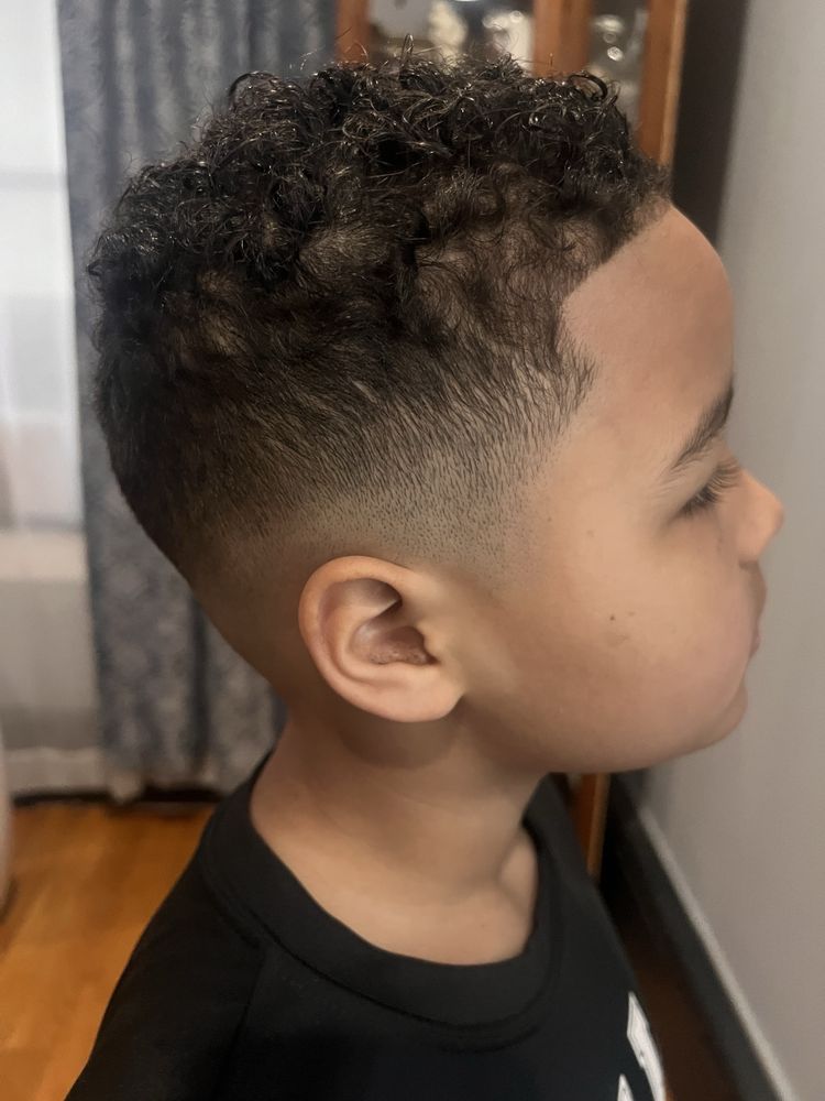 Q Barber Lounge Logo