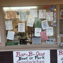Kibb's GRAND Bar B Que - Front window