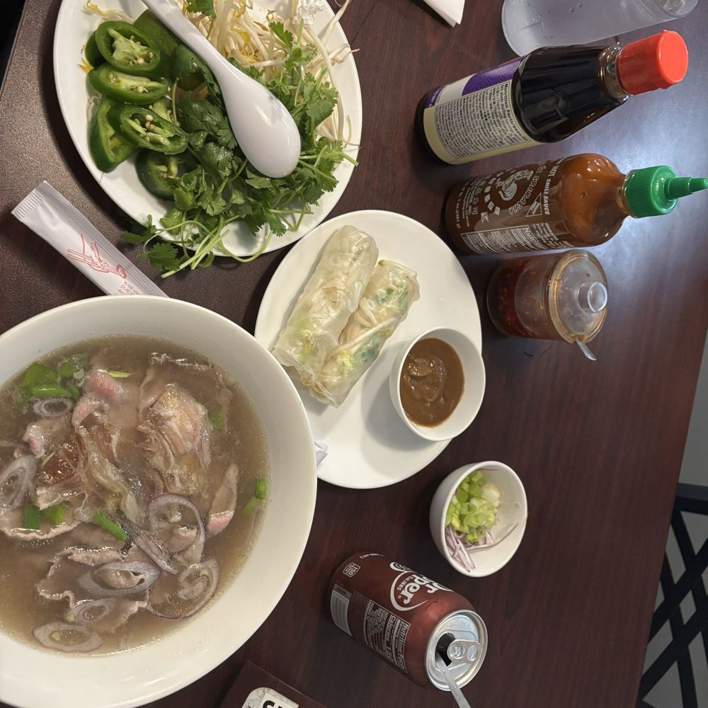 Pho Quynh - Pho #19 Beef & Tendon - Veggie Spring Rolls (No Tofu) - Dr. Pepper - Vietnamese Near Me - Sioux Falls, South Dakota