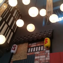 Omoide Noodles & Bowls - Some of the sweet décor!