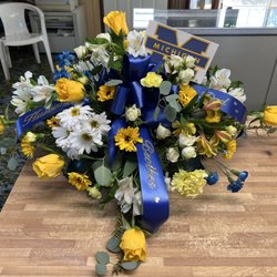 Halsey's Country Flowers - Casket piece