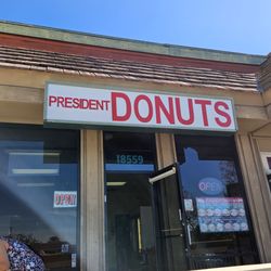 President Donuts - Signage