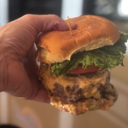 Sweetwater Sports Bar & Grill - Pimento Butger