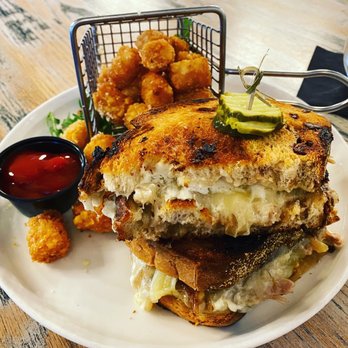 Union Straw - Duck confit grilled cheese and tater tots - New American Near Me - Foxborough, Massachusetts Union Straw - Duck confit grilled cheese and tater tots - New American Near Me - Foxborough, Massachusetts