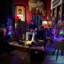 The Night Drop - Listening/watching the amazing Andrew Alling do his thing.