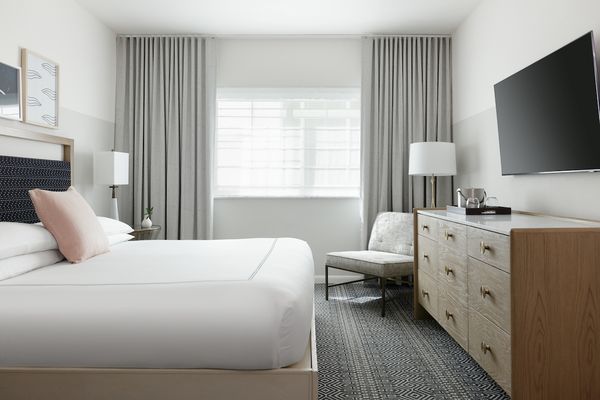 Kimpton Surfcomber Hotel by null