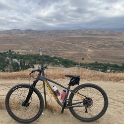 Grizzly Cycles - Kona Lava Dome