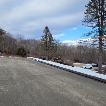 Reservoir 6 - Parking lot - Hiking Near Me - West Hartford, Connecticut Reservoir 6 - Parking lot - Hiking Near Me - West Hartford, Connecticut