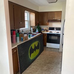 Kyle's Place - I'm to expect a 5 star breakfast from this shit hole of a kitchen?