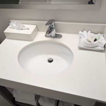 Admiral Inn - Sink - Hotels Near Me - Mississauga, Ontario