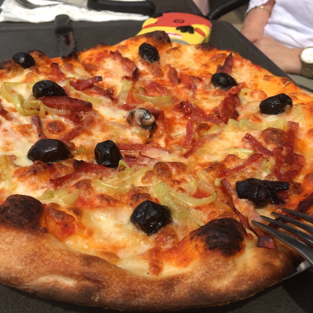 Gallucci Winery - Pizza - Wine Tours Near Me - Whitchurch-Stouffville, Ontario Gallucci Winery - Pizza - Wine Tours Near Me - Whitchurch-Stouffville, Ontario