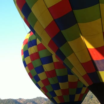 Balloons Above the Valley - Pretty colors! - Hot Air Balloons Near Me - Napa, California Balloons Above the Valley - Pretty colors! - Hot Air Balloons Near Me - Napa, California