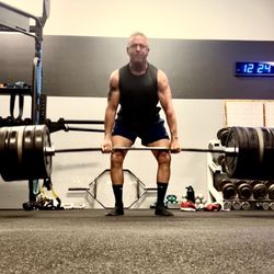 Coastal Fitness Center - Nice deadlift area.