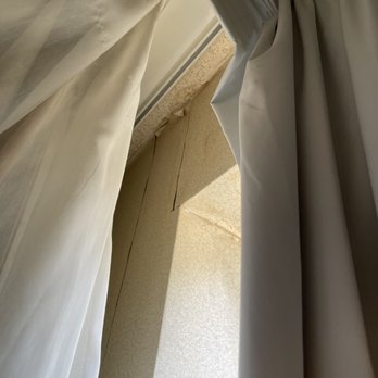 Quality Inn & Suites - Peeling and water damage - Hotels Near Me - Walnut, California Quality Inn & Suites - Peeling and water damage - Hotels Near Me - Walnut, California