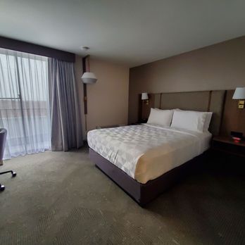 Holiday Inn Dublin-Pleasanton - Inside room - Hotels & Travel Near Me - Dublin, California Holiday Inn Dublin-Pleasanton - Inside room - Hotels & Travel Near Me - Dublin, California