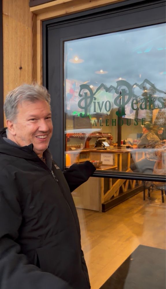 Pivo Peaks Alehouse Logo
