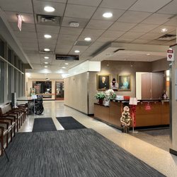 Gottlieb Memorial Hospital - Walk in shot