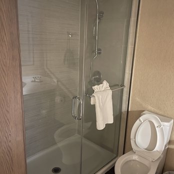 Wyndham Anaheim Hotel - walk in shower - Hotels Near Me - Anaheim, California Wyndham Anaheim Hotel - walk in shower - Hotels Near Me - Anaheim, California