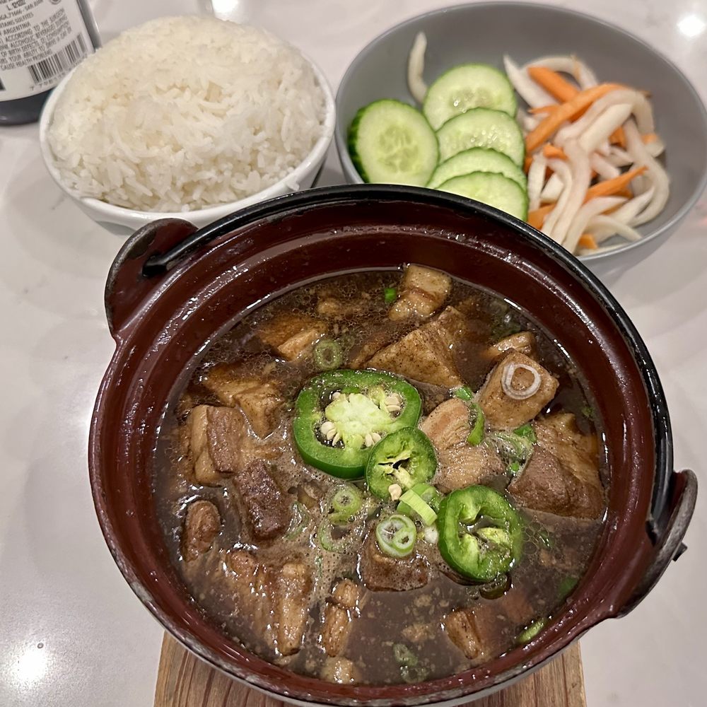 Em Vietnamese Bistro - Pork braised stew - Vietnamese Near Me - Brooklyn, New York Em Vietnamese Bistro - Pork braised stew - Vietnamese Near Me - Brooklyn, New York