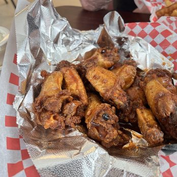 World Class Cheeseburgers - Hot honey wings - Chicken Wings Near Me - Seneca, South Carolina World Class Cheeseburgers - Hot honey wings - Chicken Wings Near Me - Seneca, South Carolina