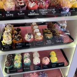 Tamara's the Cake Guru - Cupcake bar