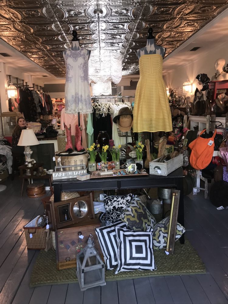 THE ART MARKET Updated September 2024 106 1st Ave W, Alabaster, Alabama Thrift Stores