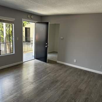 Iris Apartments - Beautiful floors and lots of windows - Apartments Near Me - Torrance, California Iris Apartments - Beautiful floors and lots of windows - Apartments Near Me - Torrance, California