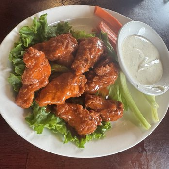 London Bridge Pub - Buffalo wings - British Near Me - Monterey, California London Bridge Pub - Buffalo wings - British Near Me - Monterey, California