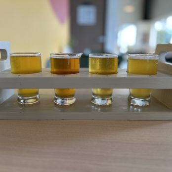 Bright Spark Brewing - Beer flight - Breweries Near Me - Ventura, California