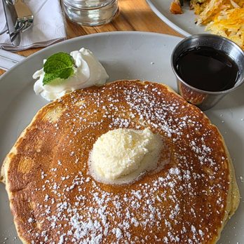 The Breeze Cafe - Pancake side - Breakfast & Brunch Near Me - Newark, California