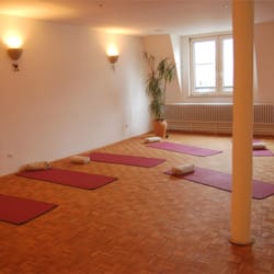 Tripada - Yoga Kurse und Pilates Kurse in der Tripada Akademie.