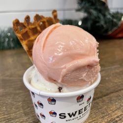 SweetCup - Guava (top) & Stracciatella (bottom)