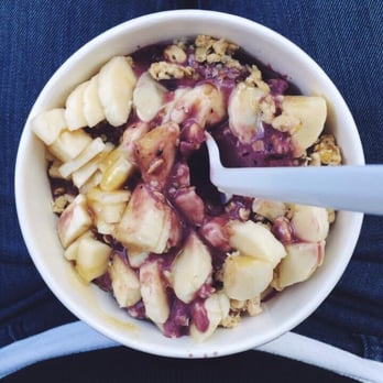 Nature's Juice - Acai bowl with bananas and granolas drizzled with honey. - Juice Bars & Smoothies Near Me - Walnut, California Nature's Juice - Acai bowl with bananas and granolas drizzled with honey. - Juice Bars & Smoothies Near Me - Walnut, California