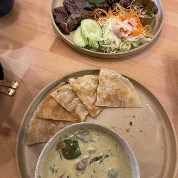 Manaao - "Crying Tiger" Seua Rong Hai  "Green Curry Rib-eye with Roti" Gaeng Kiew Wan Neua Roti - Thai Near Me - Tustin, California