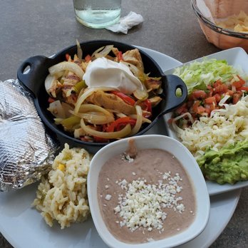 Rojo Mexican Grill - Chicken Fajitas - Soup Near Me - St. Louis Park, Minnesota