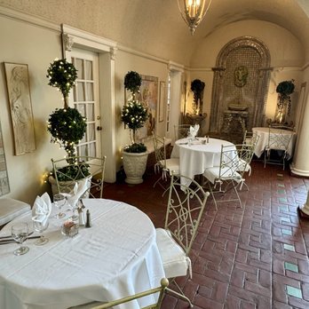Grand Island Mansion - 04.13.25 - Venues & Event Spaces Near Me - Walnut Grove, California Grand Island Mansion - 04.13.25 - Venues & Event Spaces Near Me - Walnut Grove, California