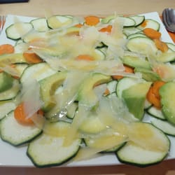 La Migueria - Ensalada de diseño: carpaccio de calabacín con aguacate y parmesano reggiano.