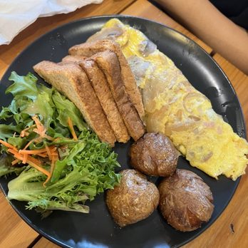 Basecamp Burger Joint - Omelette - Burgers Near Me - Harrison Hot Springs, British Columbia Basecamp Burger Joint - Omelette - Burgers Near Me - Harrison Hot Springs, British Columbia