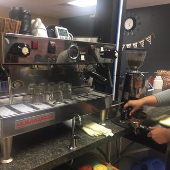 Beverly Cake Shop - Expresso - Bakeries Near Me - Grand Island, Nebraska