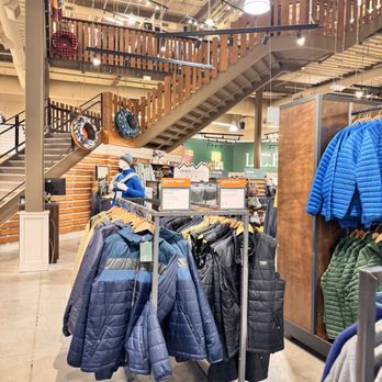 L.L.Bean - Women's Clothing Near Me - Dedham, Massachusetts