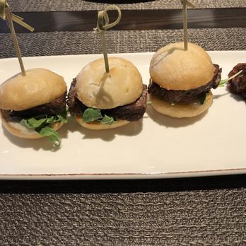 Viewpoint Neighborhood Kitchen - Short rib sliders - New American Near Me - El Cajon, California Viewpoint Neighborhood Kitchen - Short rib sliders - New American Near Me - El Cajon, California