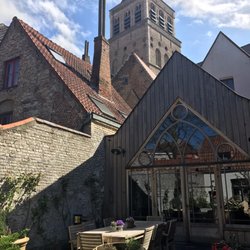 Canal Deluxe - Church locates across the street, you can hear the bells, so peaceful