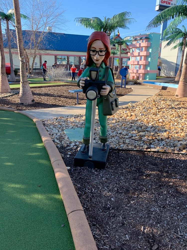 SHOOT FOR THE STARS MINI-GOLF - Updated November 2024 - 31 Photos & 24