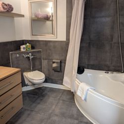 Hotel Royal - The tub, so huge!!!