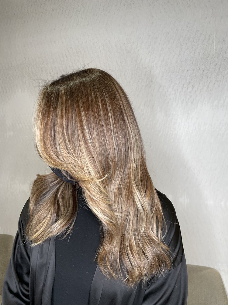 Hair By Rhiccia Logo