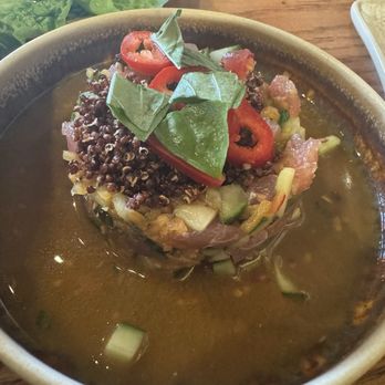 Palette 22 - TUNA CRUDO* - Bars Near Me - Arlington, Virginia