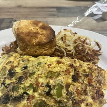 Daisy Mae’s - Veggie Omelette and Hash Browns - Breakfast & Brunch Near Me - New Orleans, Louisiana