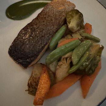 Gatsby's Landing Times Square - Salmon - New American Near Me - New York, New York